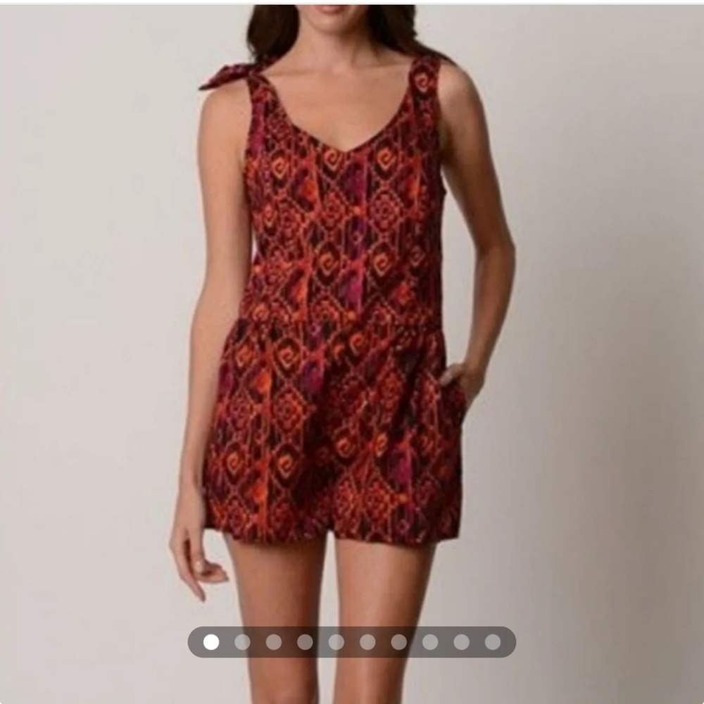 Miley Cyrus & Max Azria Romper size XL (juniors)
